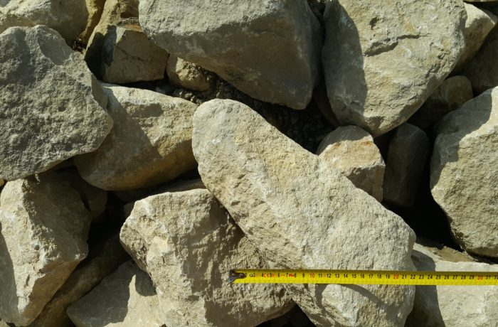 Kamień łamany murowy wybierany (dolomit)